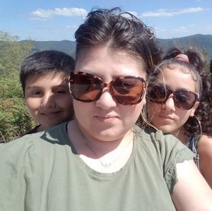 Meet your Posher, Marisa